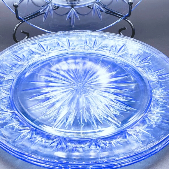 Vintage Avon Fostoria American Blue Starburst Dinner Plates 10" Set of 2 - Picture 3 of 3